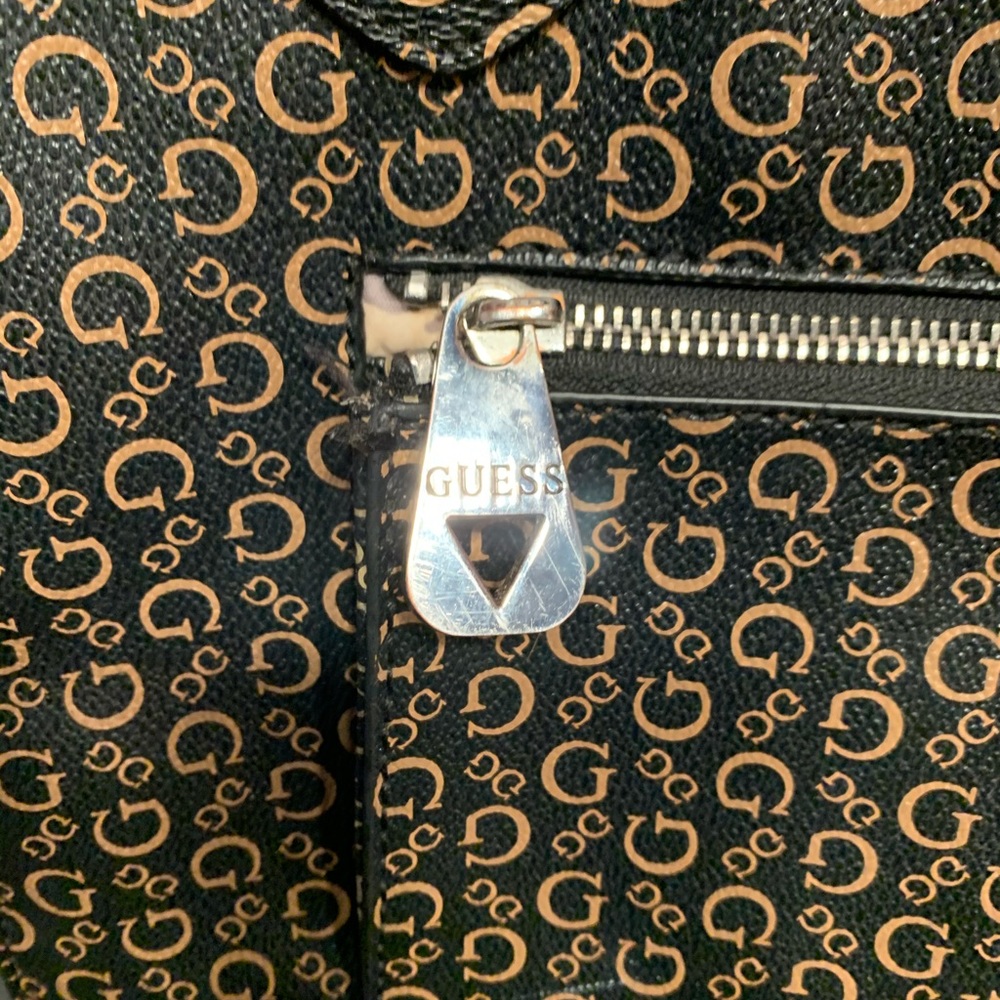 Guess Bag - Picture 9 of 13
